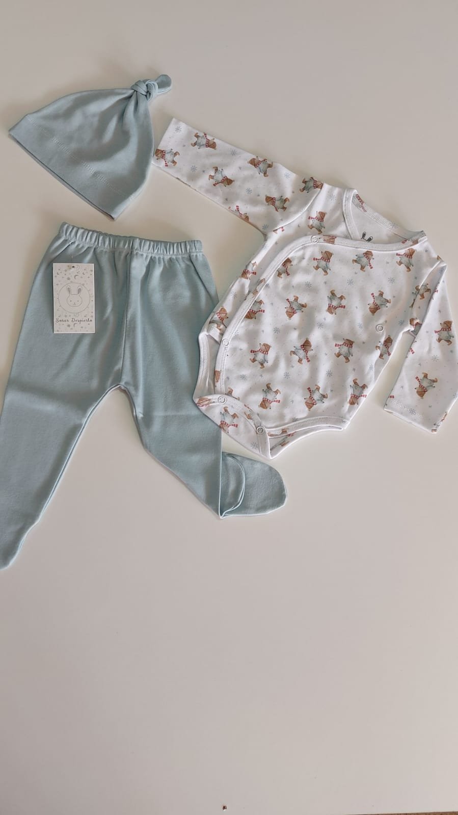 Ajuar de Bebé 3 Piezas "Soñar Despierto" - Estampado Ositos/Zorritos y Azul Pastel