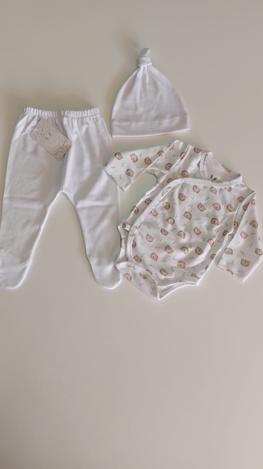 Ajuar de Bebé 3 Piezas "Soñar Despierto" - Estampado Caritas de Ositos y Blanco