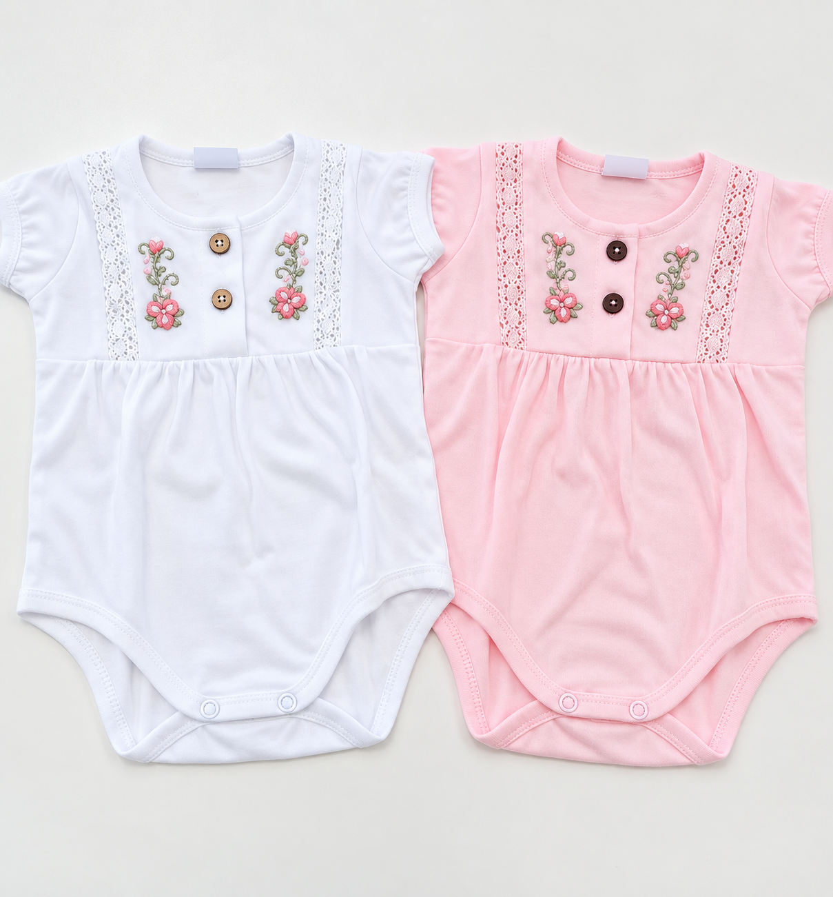 Body Bebé Bordado con Puntilla y Flores
