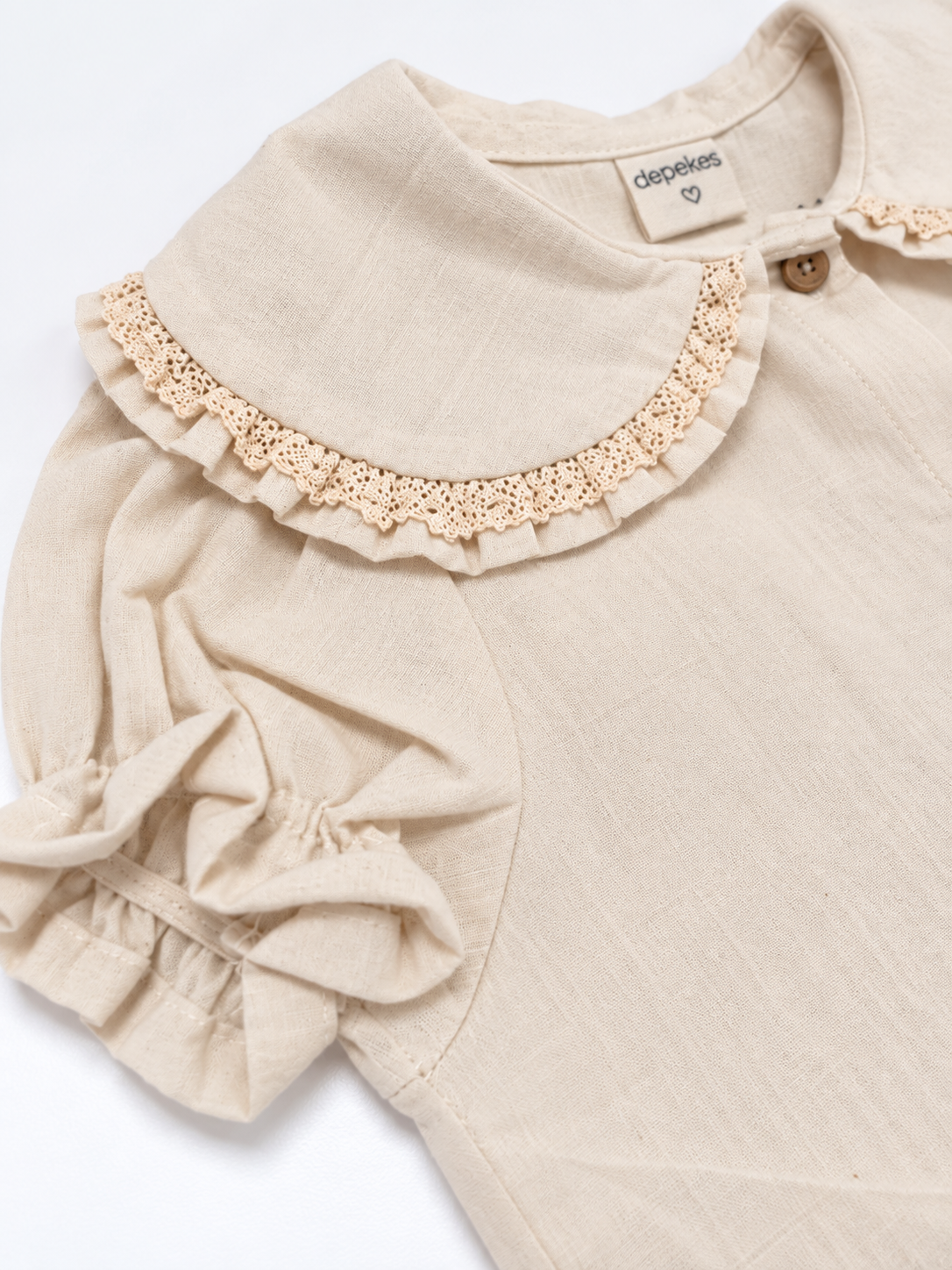 Blusa Infantil de Tusor con Cuello Peter Pan y Puntilla – Natural