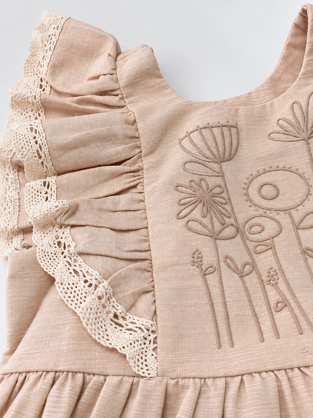 Vestido Infantil de Lino con Volados y Puntilla