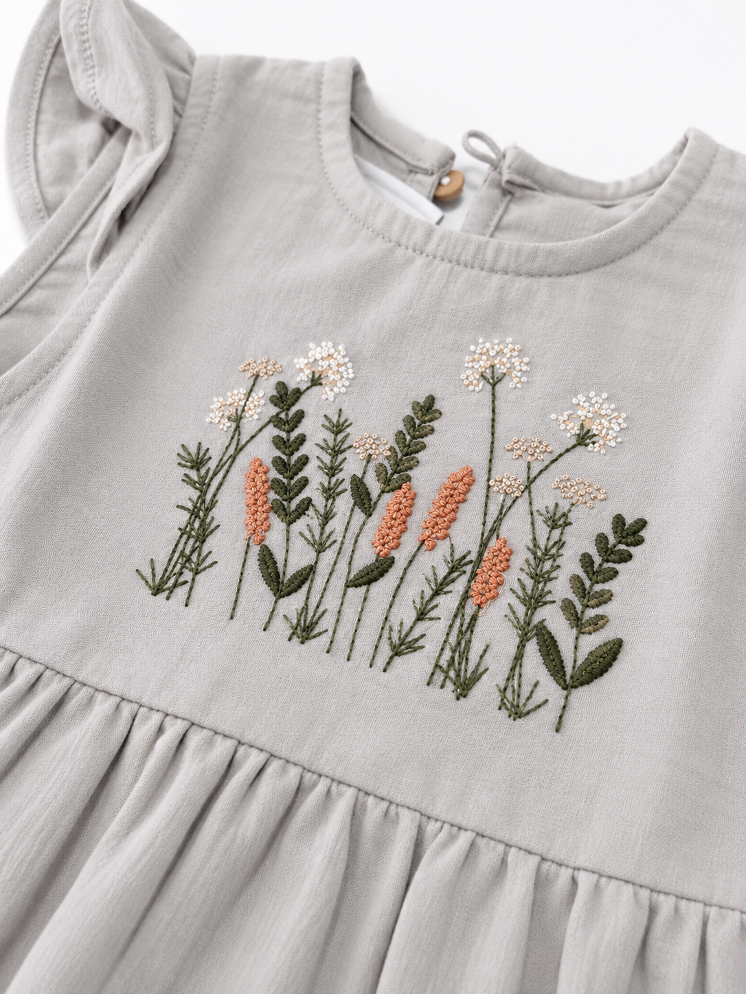 Vestido Infantil de Tusor con Volados y Bordado Floral